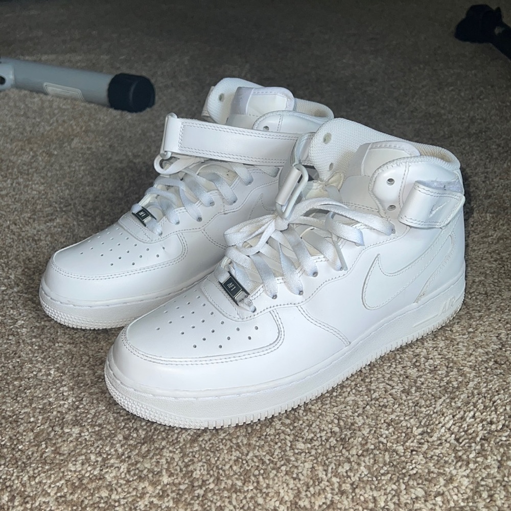 Nike Air Force 1 Mid ‘07 all white size 8.5